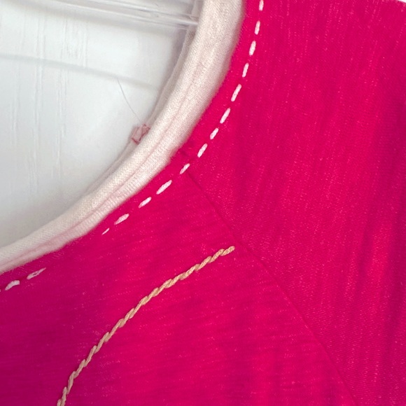 Komodo Asymmetrc Hem Embroidered Pink Tee - Picture 3 of 12